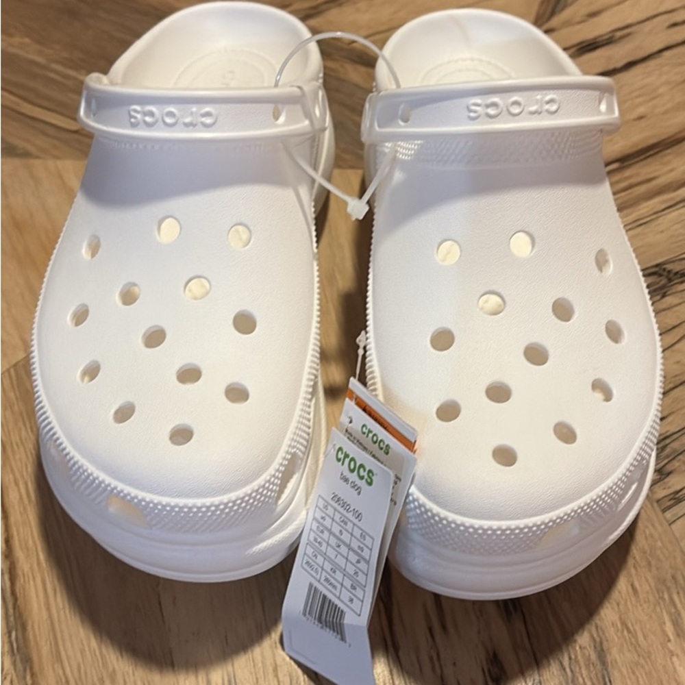 NWT Crocs Bae Platform Clogs White Women’s Size 9 Chunky Elevated